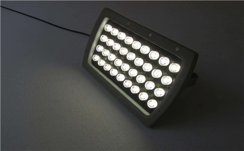 LED投光灯散热性能对寿命有何影响