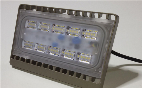 LED投光灯散热功能如何强化